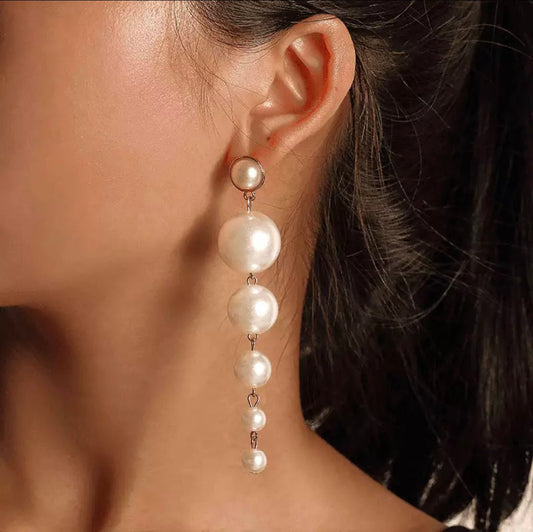 Lacey Pearl Earrings () - by MunekaWear