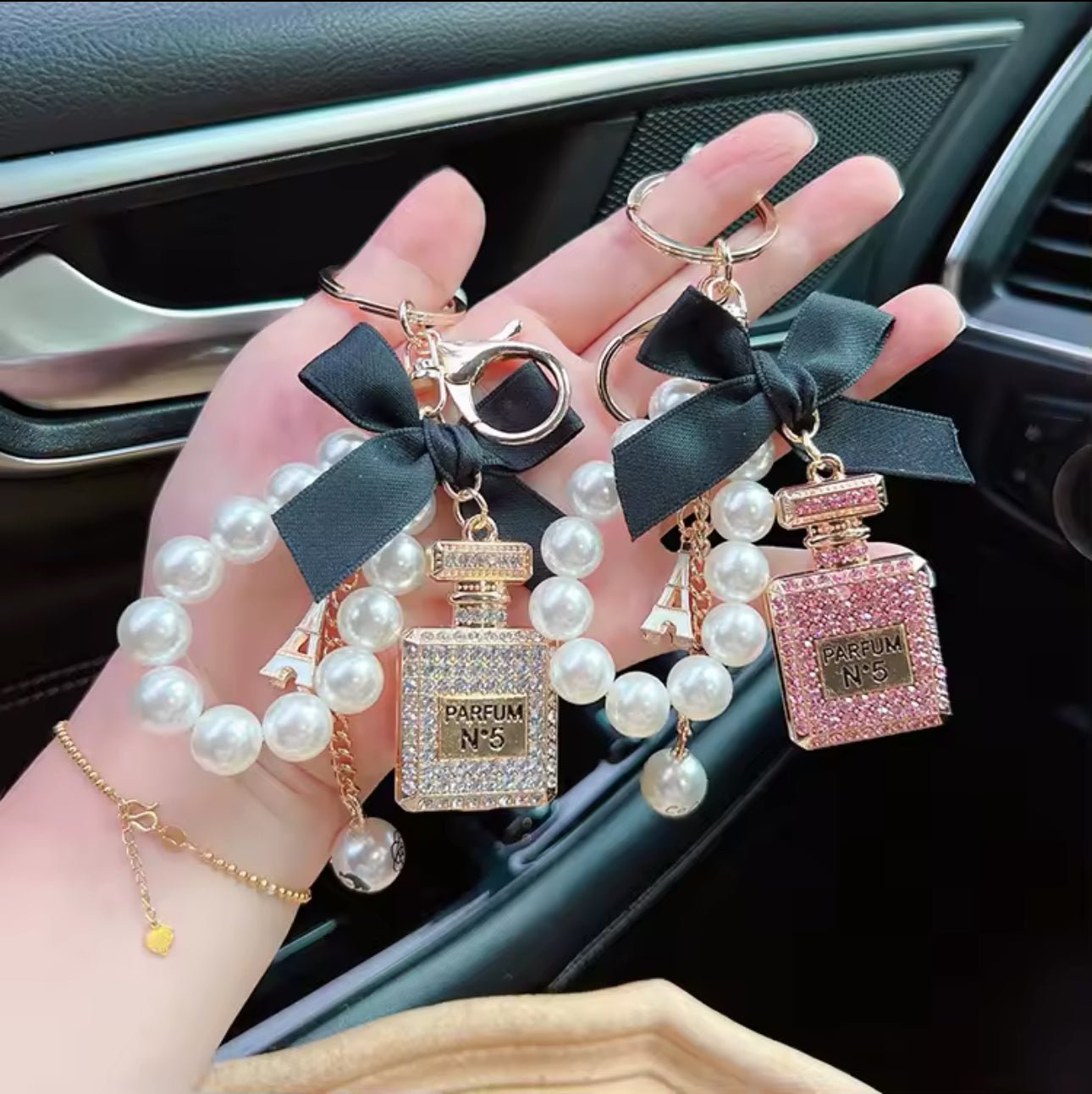 Paris Parfum Charm (White) - by MunekaWear