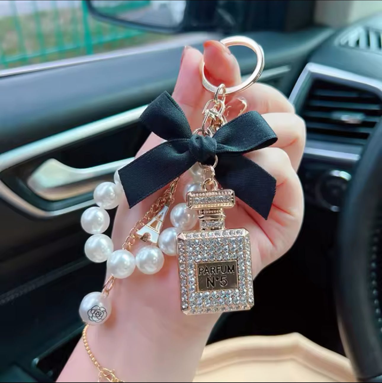 Paris Parfum Charm (White) - by MunekaWear